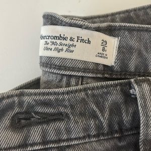 A&F 90s Straight Ultra High Rise Jeans